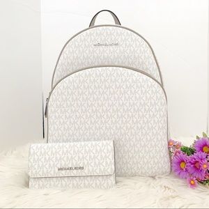 🌸CLOSING SALE📌MICHAEL KORS BACKPACK SET